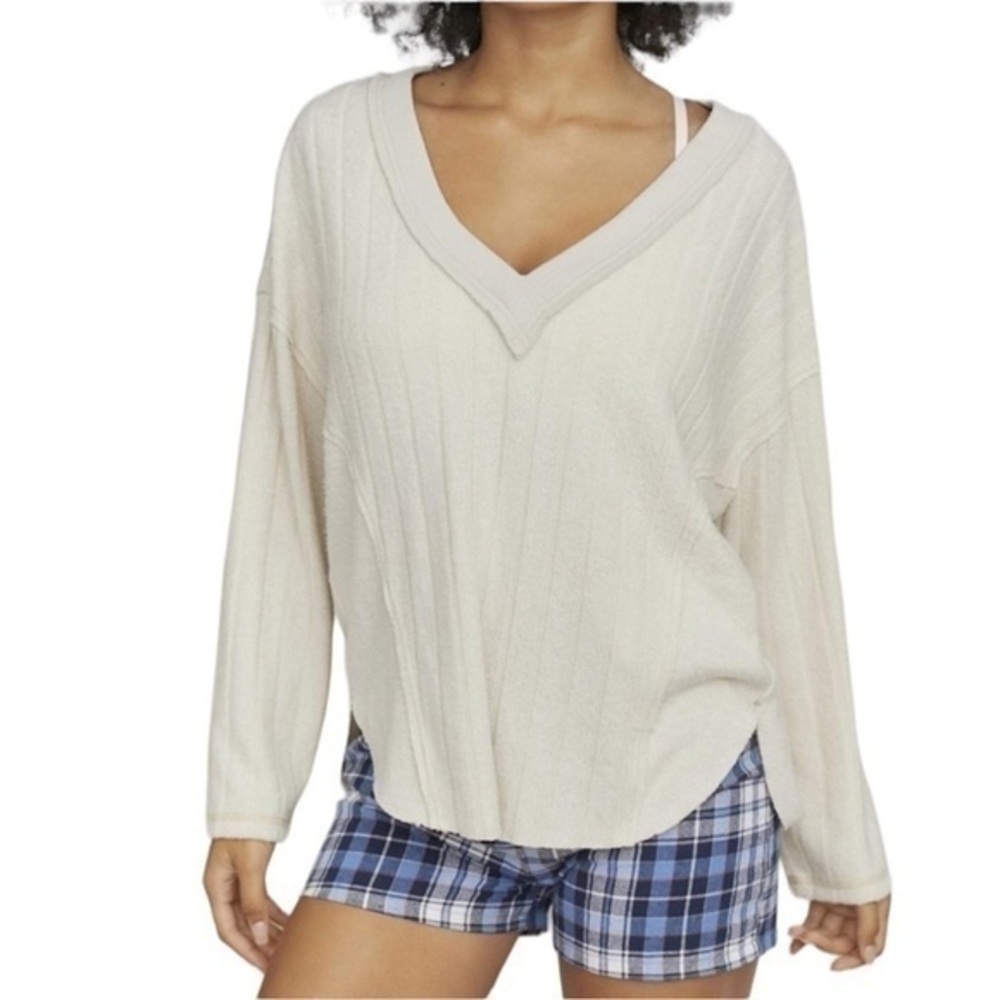 Urban Outfitters Out from Under Slouchy Raleigh V-Neck Pullover Small Sweater